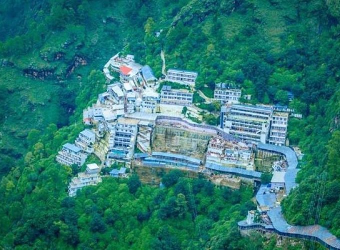 Kashmir with Vaishnodevi – 8 Days